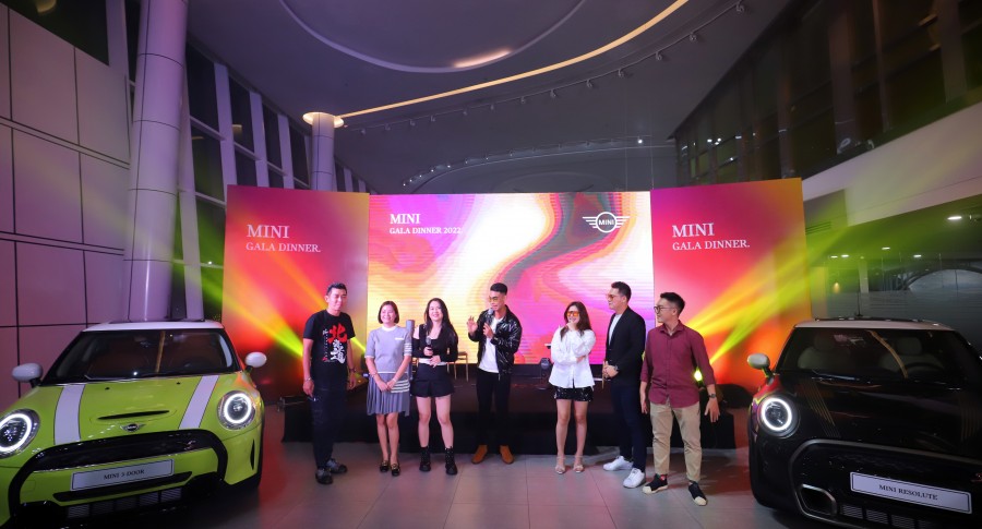 BMW and MINI send year-end appreciations